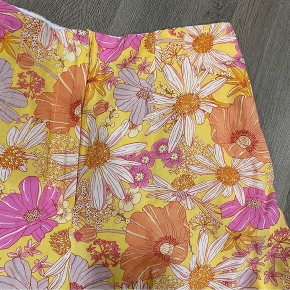 H&M Linen Blend Short Women’s Size 10 Summer Floral Zip Up Stretch Waistband - Picture 3 of 7